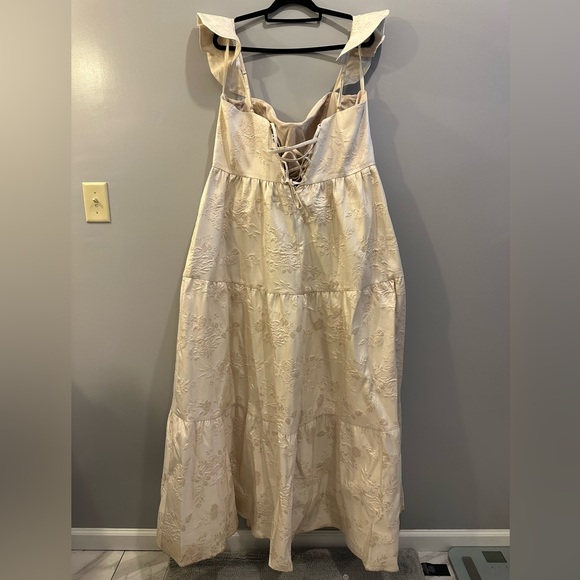 Revelry Luxe Violet Jacquard Dress Flutter Strap Corset Back Size 24 Champagne - Picture 10 of 16